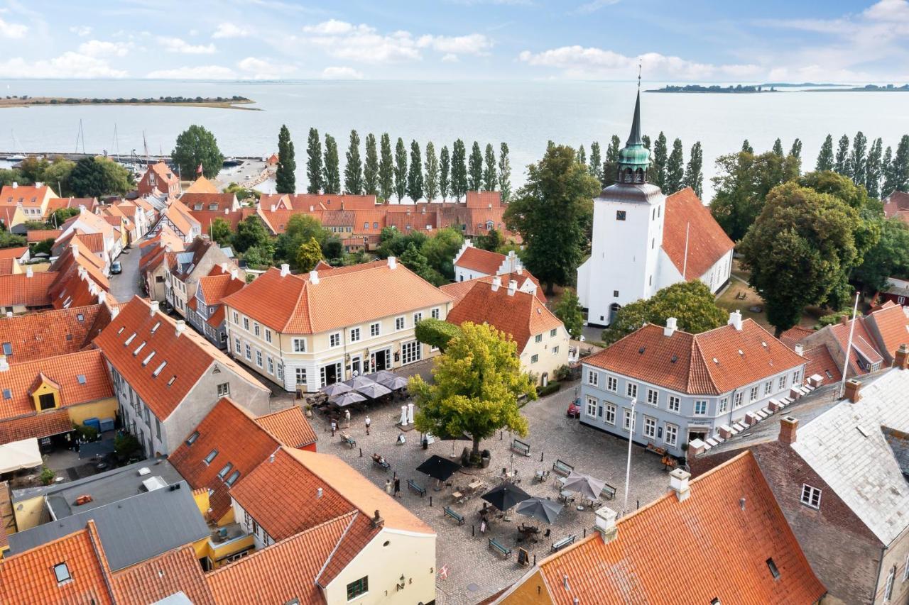 Hotel Pa Torvet Aeroskobing Exterior photo